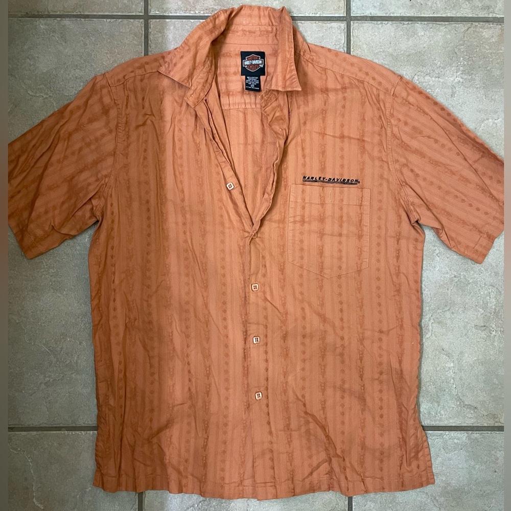 Vintage short sleeve button up Harley tee.